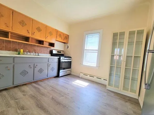 225 Warren Ave Floor 3, Fort Lee, NJ 07024