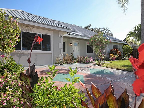 3rd image of 6638 Kenwood Dr
