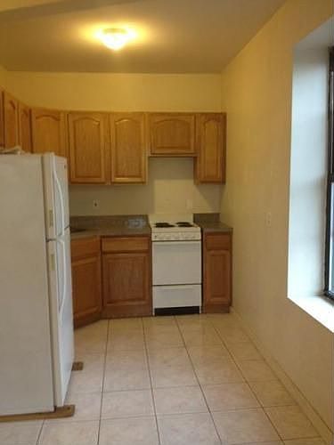 2nd image of 379 Broadway