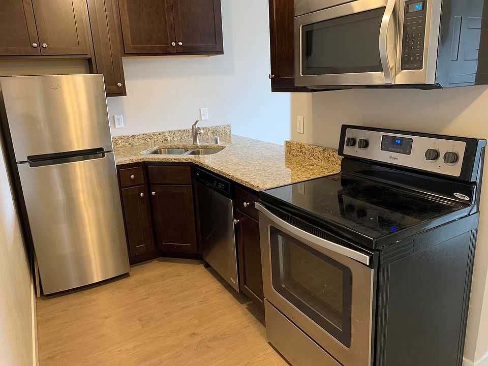 2019 N Farwell Ave APT 308, Milwaukee, WI 53202 | Zillow