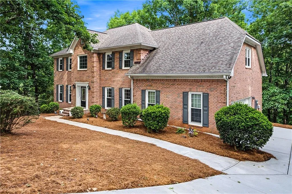4 bed, 5.0 bath, 4522 sqft, $3,800 — Photo 3