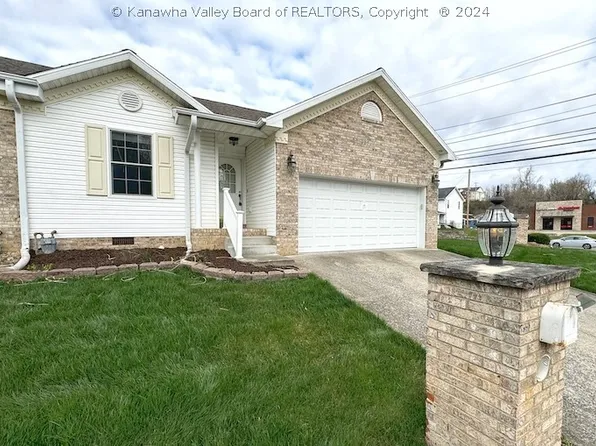 1 Gable Dr, Milton, WV 25541