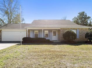 8821 Old Walnut Rd, Ocean Springs, MS 39564
