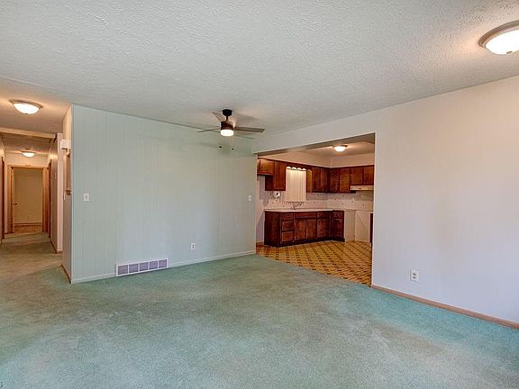 3rd image of 29755 Franklin Ave