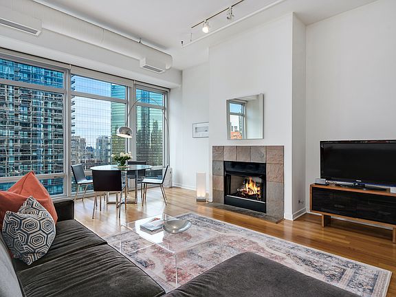3rd image of 333 N Canal St APT 1802