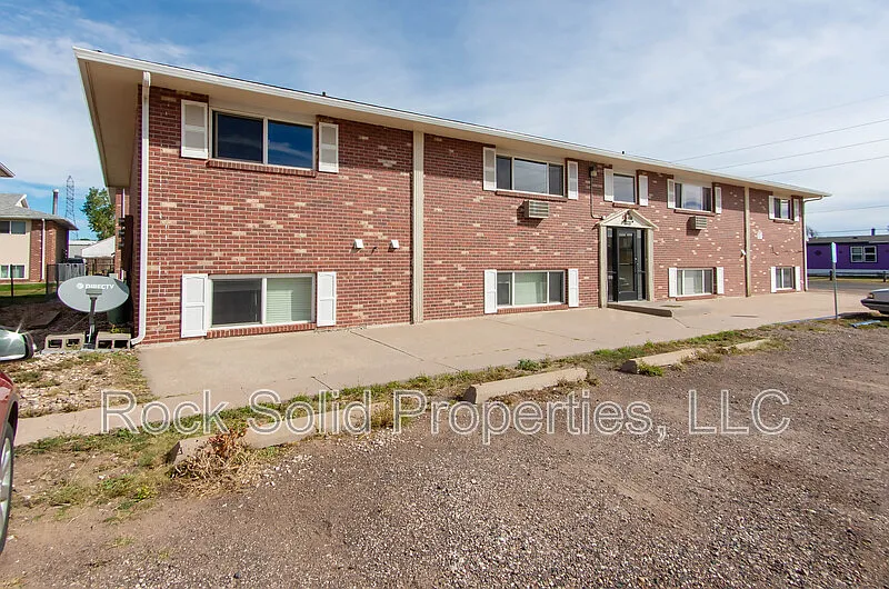 1008 E Jefferson Rd #201