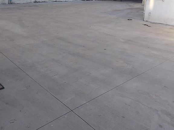 3rd image of 2652 S Manhattan Pl