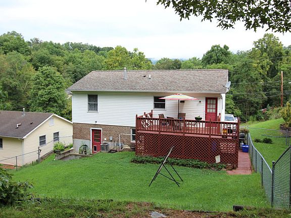 3rd image of 904 Quail Ln