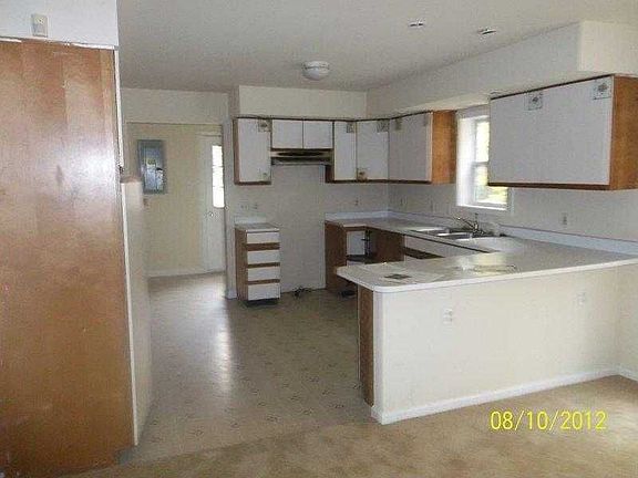 2nd image of 13 Brunswick Dr