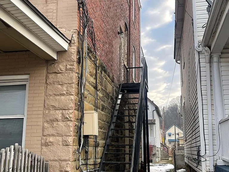 215 Woodkirk St — Photo 12
