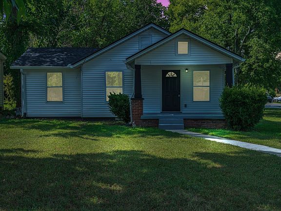 3rd image of 302 Maple St