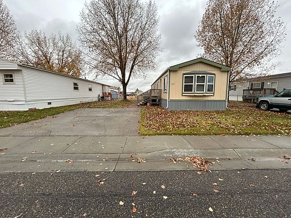 2nd image of 2315 Garnet Ave