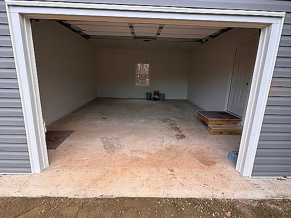 2nd image of 16033 Weakley Dr