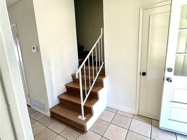 684 E Lee Pl — Photo 13