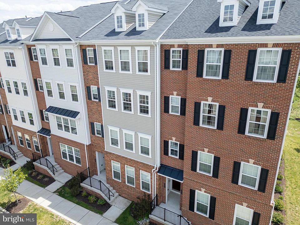 1st image of 9453 James Macgowan Ln Unit 428