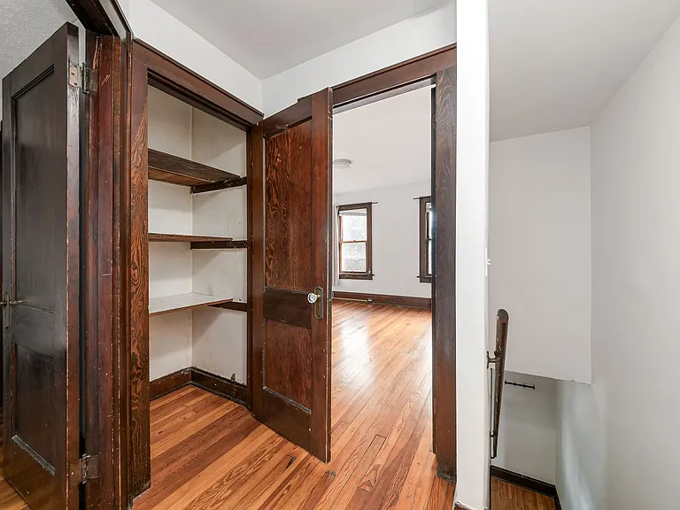 48 W Kossuth St — Photo 16