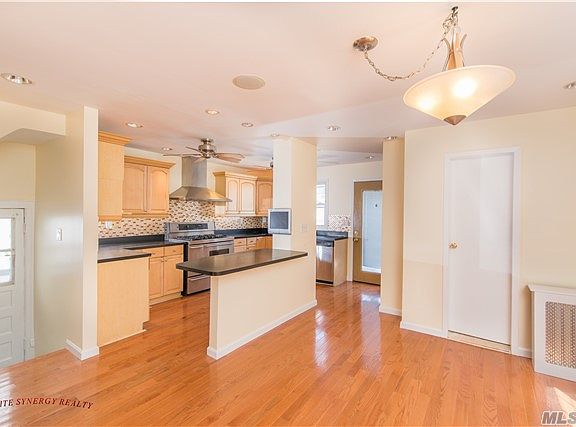 5th image of 8837 249th St