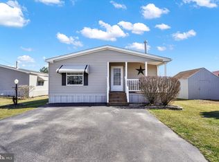 195 Country Ridge Dr, York, PA 17408