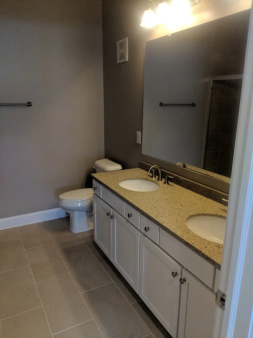 1378 King Avenue — Photo 1