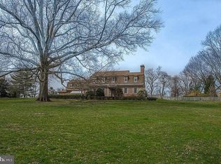 615 Saint Andrew Rd, Philadelphia, PA 19118