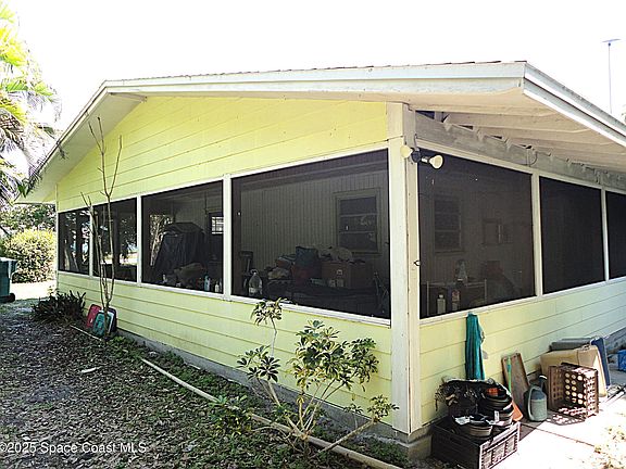 5th image of 2060 Highland Ave