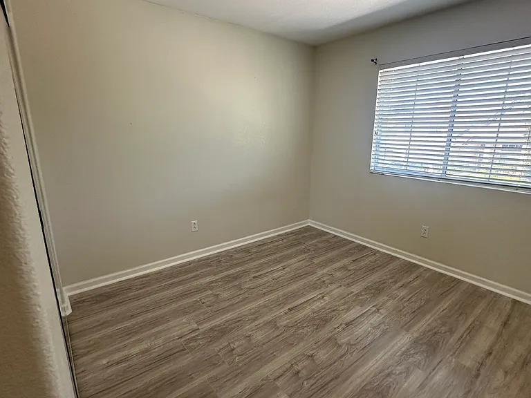 2104 Lynwood Way — Photo 31