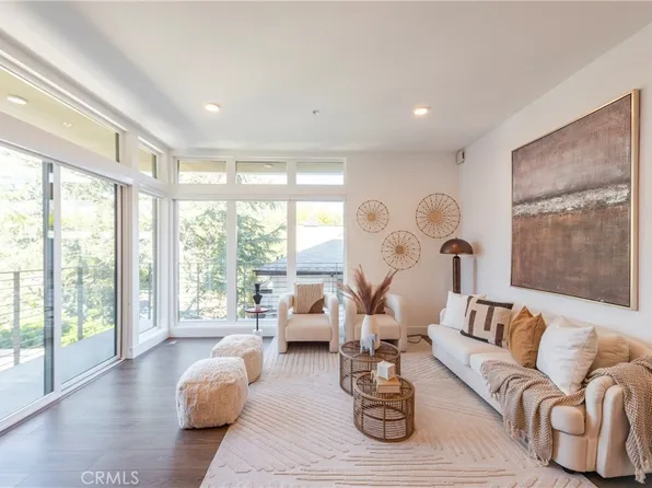 709 E Walnut St #420, Pasadena, CA 91101