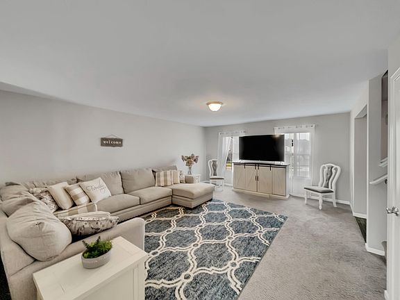 4th image of 901 Oak Wind Ct