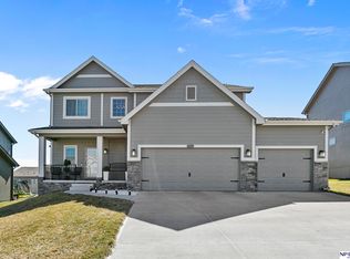 16325 Hanover St, Bennington, NE 68007