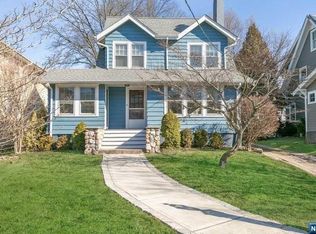 140 Washington Pl, Ridgewood, NJ 07450