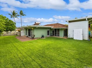 476 Paumakua Pl, Kailua, HI 96734