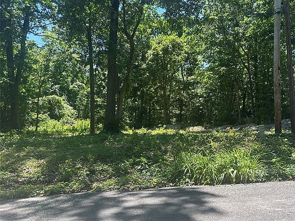 2nd image of 1213 Bethany Ln
