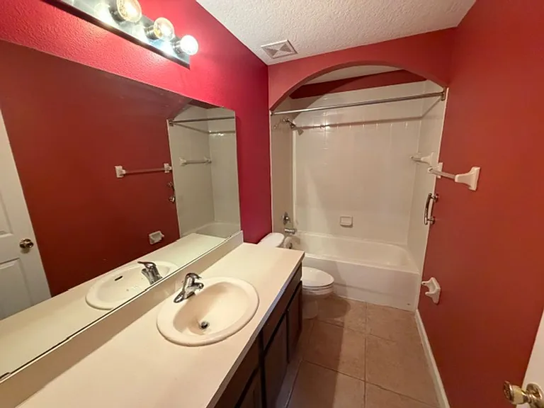9118 Sabal Pine Way — Photo 11