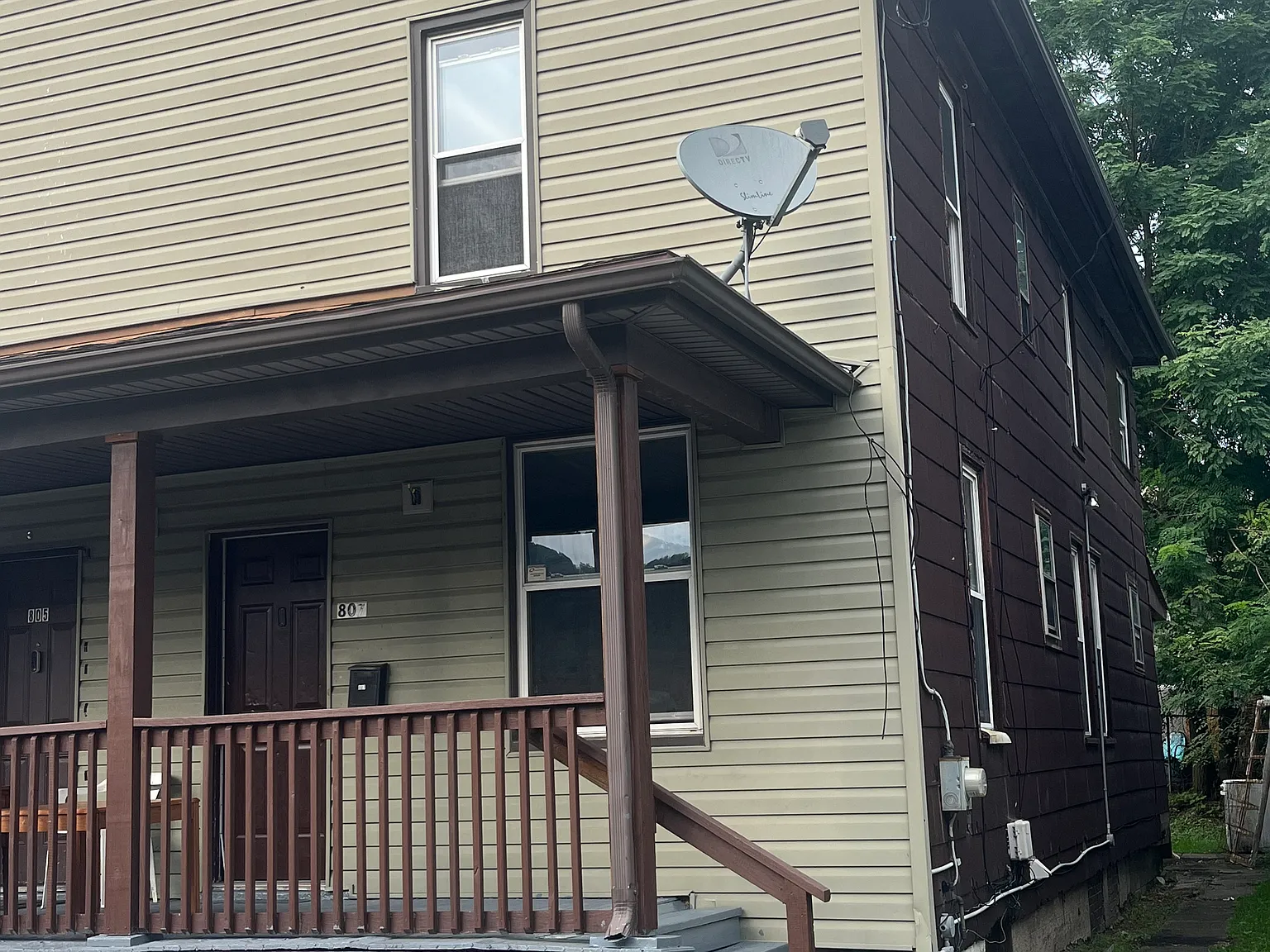 3 bed, $825 — Photo 1