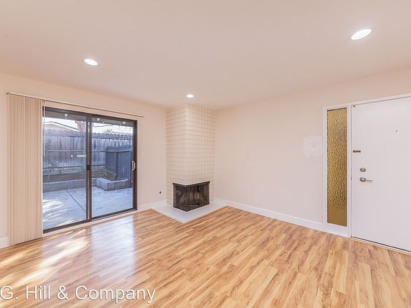 4th image of 1967 Desert Cir APT 2