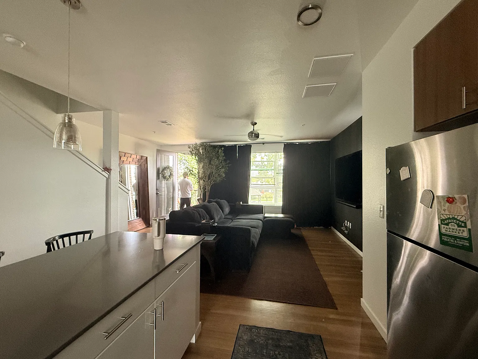 3 bed, 3.5 bath, 1872 sqft, $3,363 — Photo 3