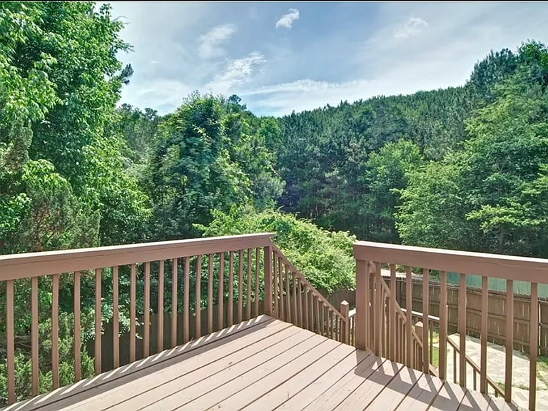 542 Parkstone Ln — Photo 30