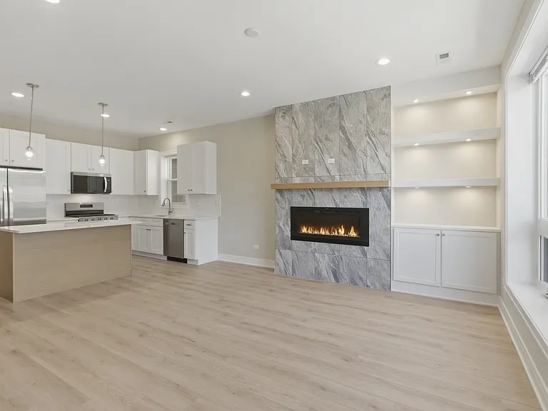 4932 S Champlain Ave #2 — Photo 2