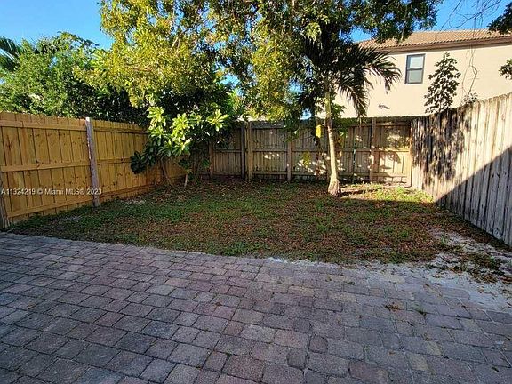 3rd image of 4171 NE 16th St #1