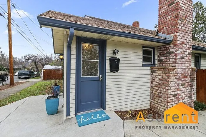 270 Morton St — Photo 16