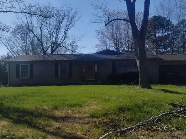 923 McPherson Dr, Madisonville, KY 42431