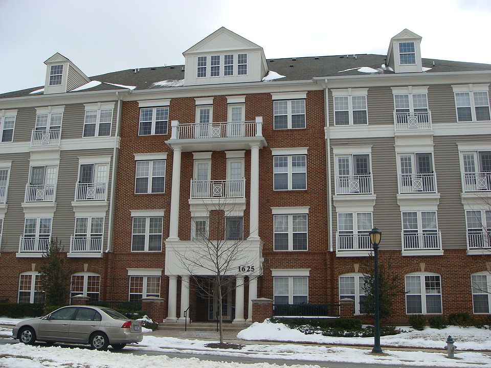 1st image of 1625 Piccard Dr APT 204