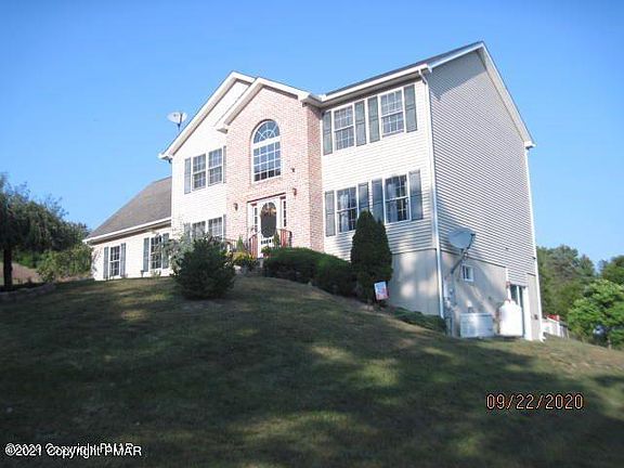 2nd image of 211 Meadow Ct