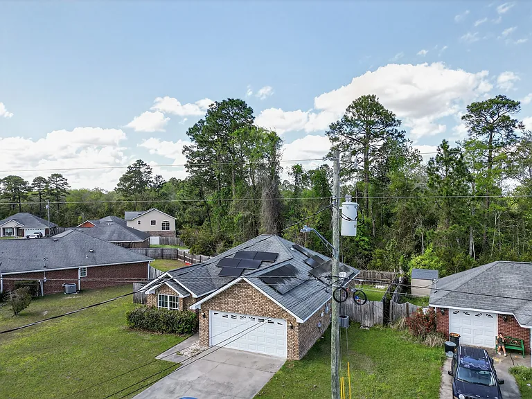 31 Idus Ln — Photo 2