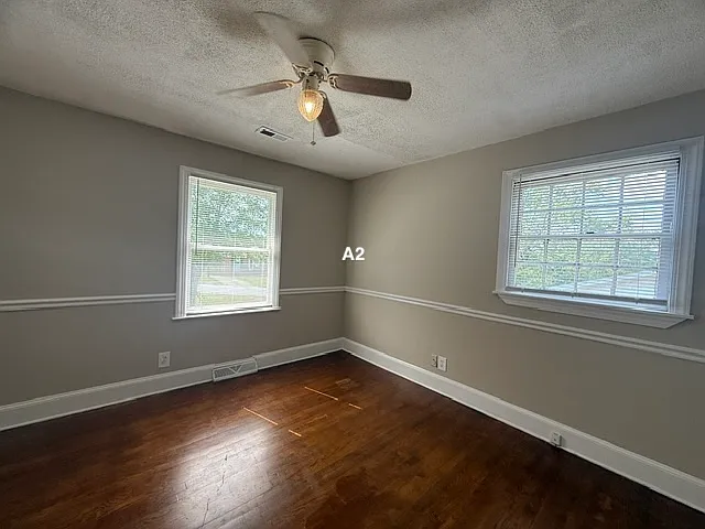 Studio, 100 sqft, $525 — Photo 2