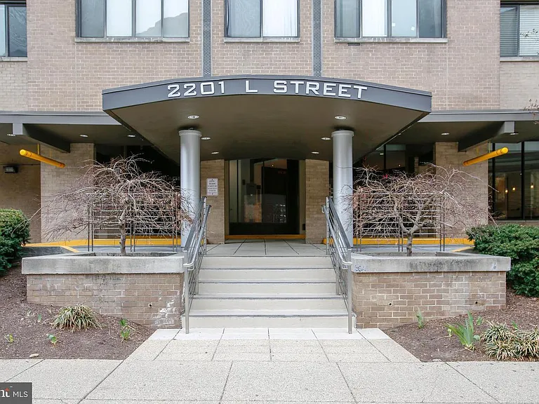 2201 L St NW #617 — Photo 43