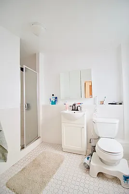 Rented by Compass | media 25