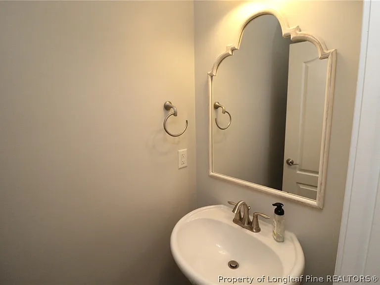 410 Boscawen Ln — Photo 16