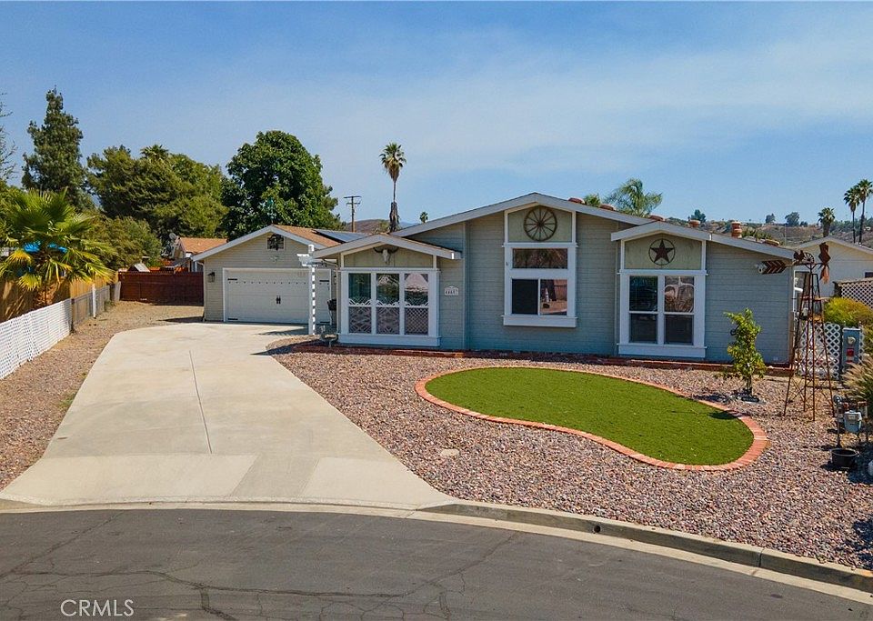 1st image of 44607 Grovewood Cir