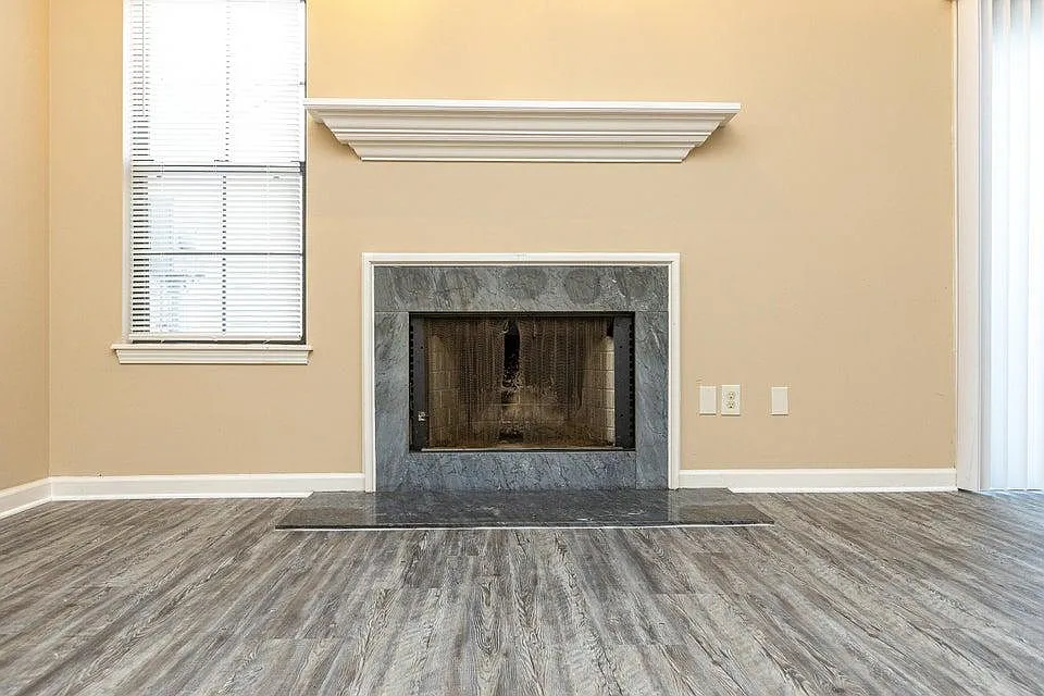 3 bed, 1229 sqft, $1,975 — Photo 4